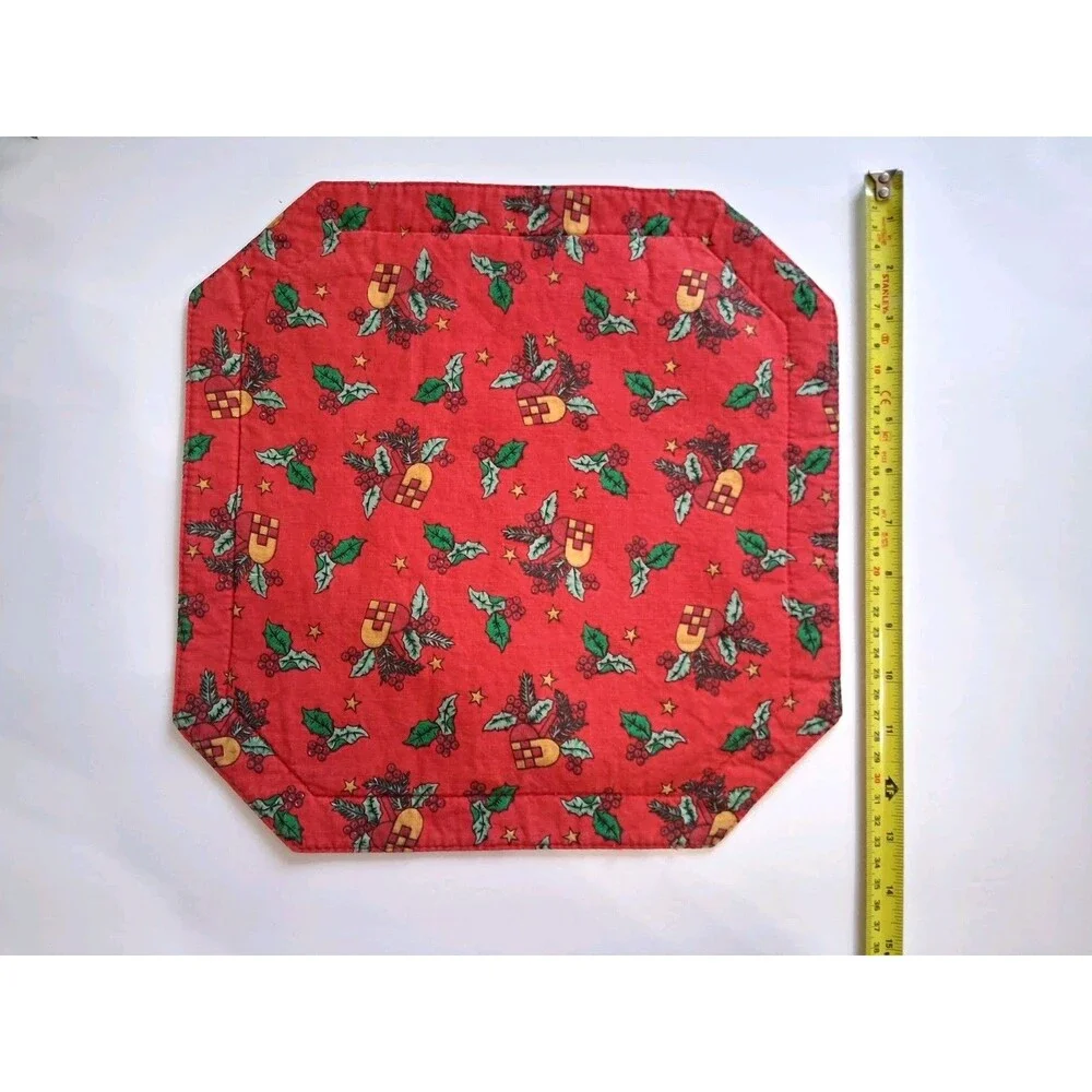 Vintage Quilted Christmas Placemats Set of 4 Red Holly Berry Reversible Octagon